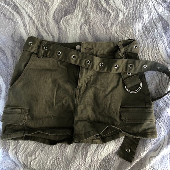 Stretchy cargo shorts 🌵 - Picture 1 of 1